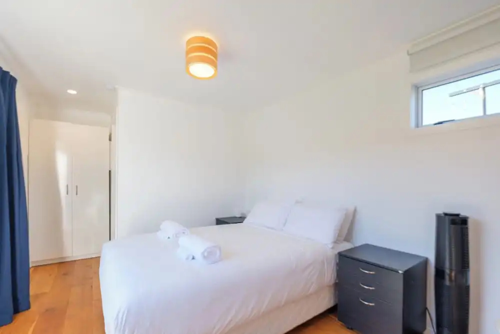 Wharetana Bay Villa with beach walkway