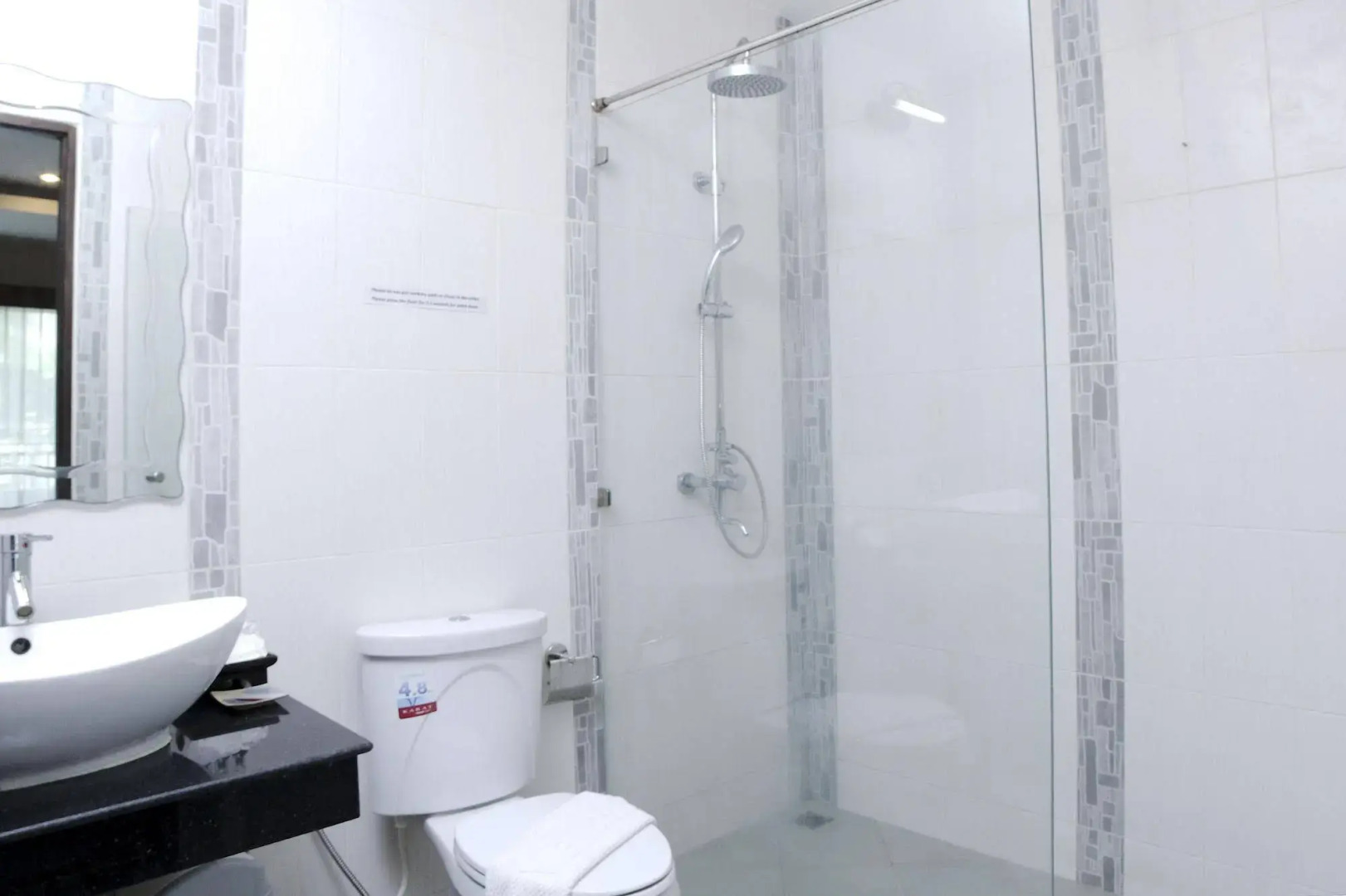 Whispering Palms Suite