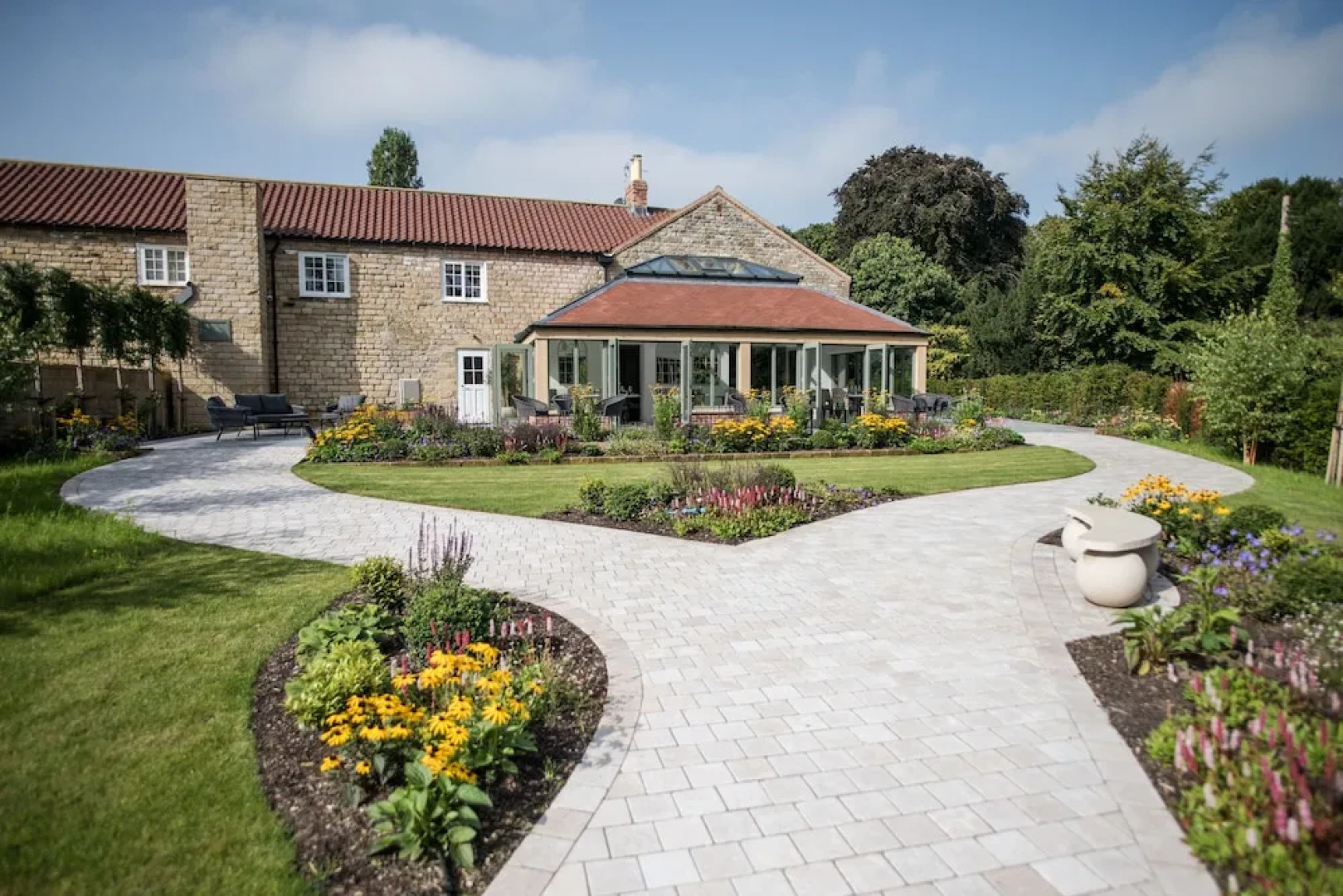 Dewars Restaurant & Rooms