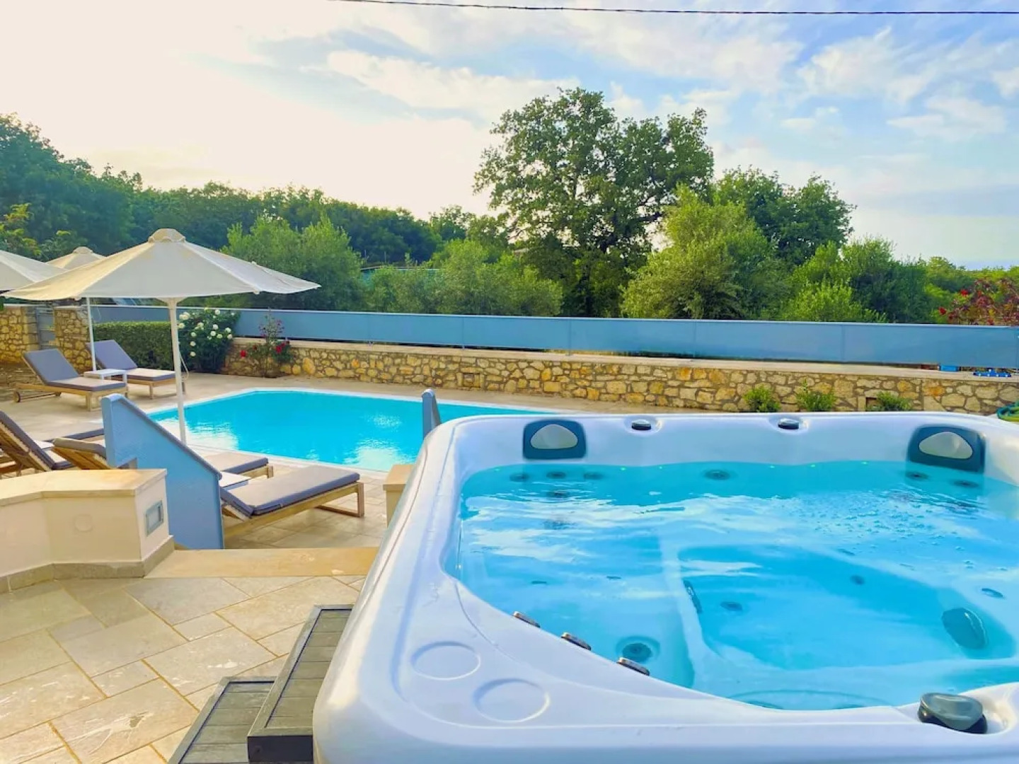 Deluxe Villa Ianthos - Outdoor Hot Tub & Kids Pool