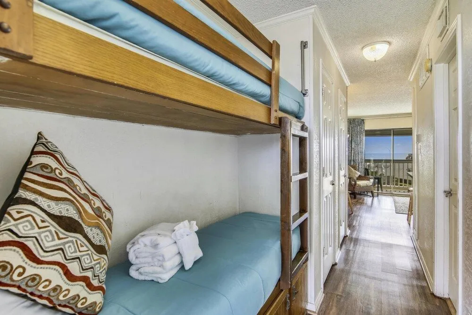 Casa del Vistas 1 Br condo by RedAwning