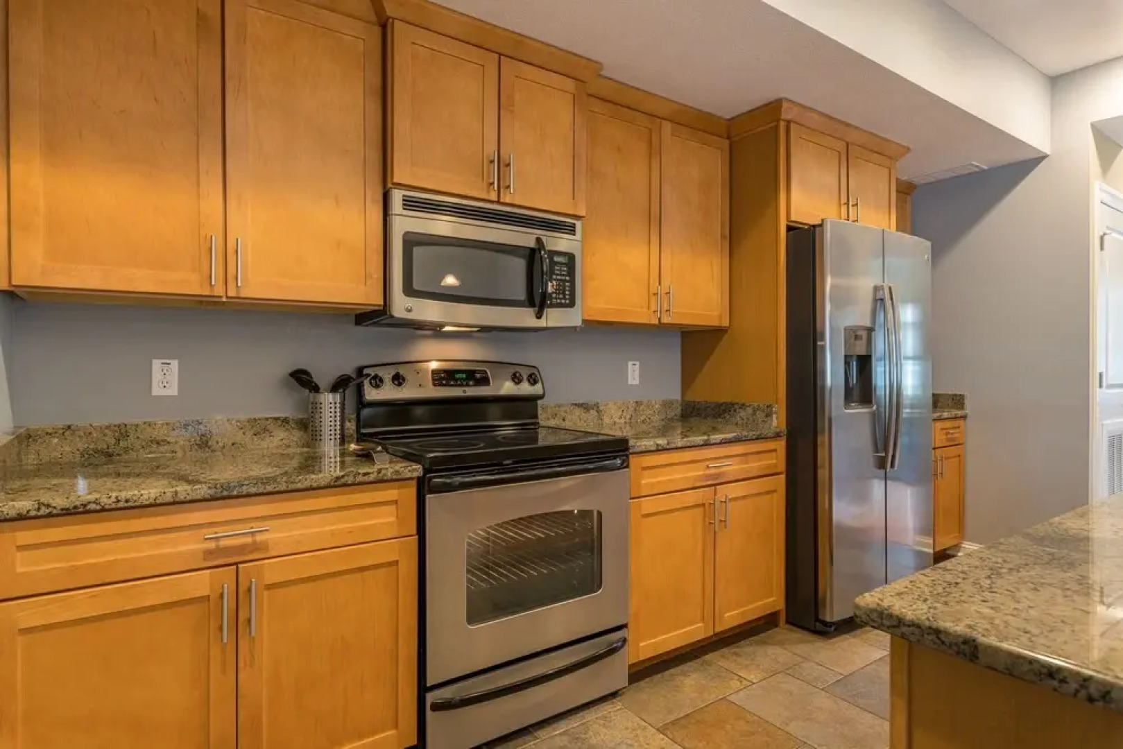 Central Cleveland Gem W/ Direct Skyline View! 2 Bedroom Home by Redawning