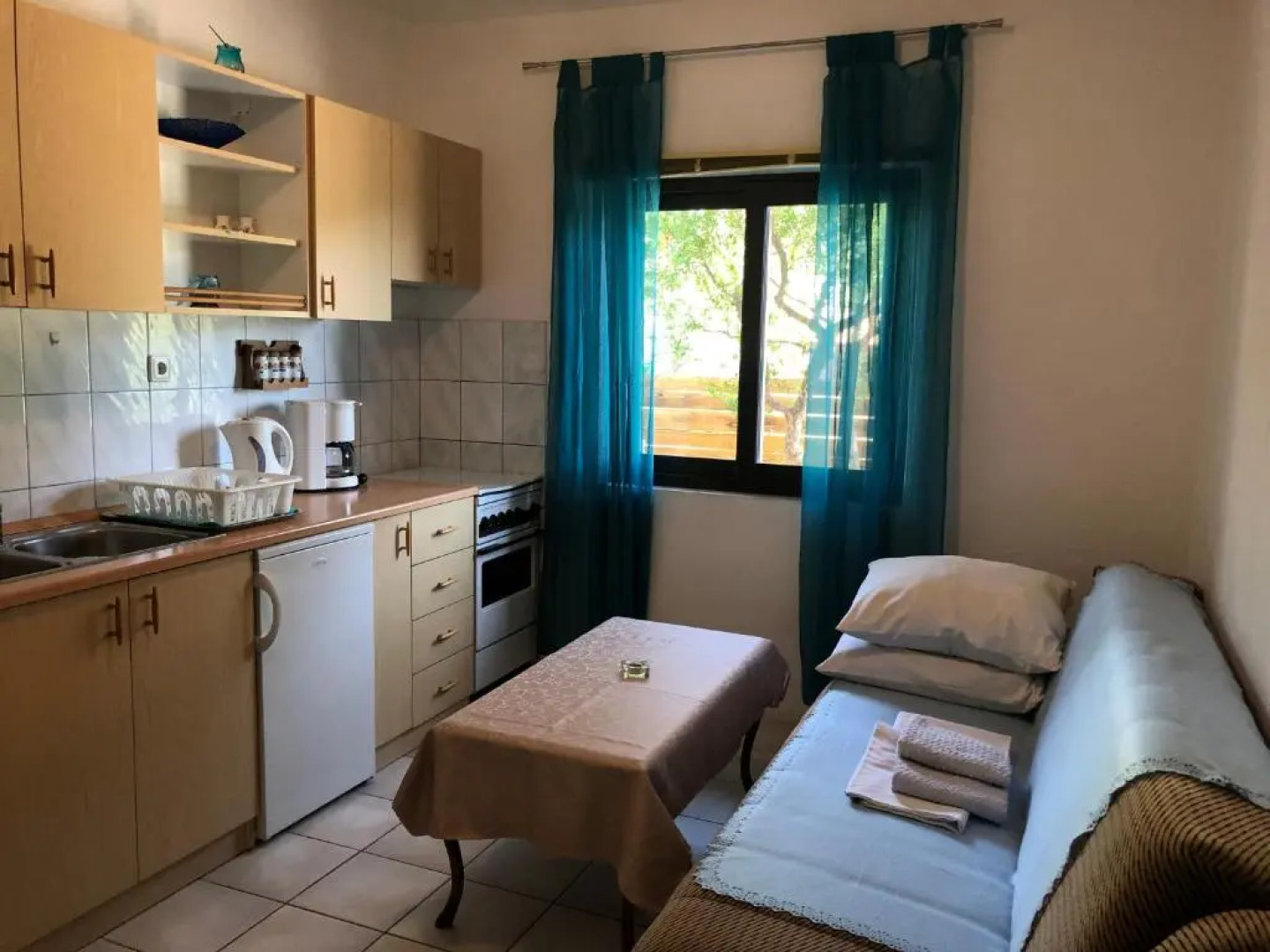 4 Sisters Apartments