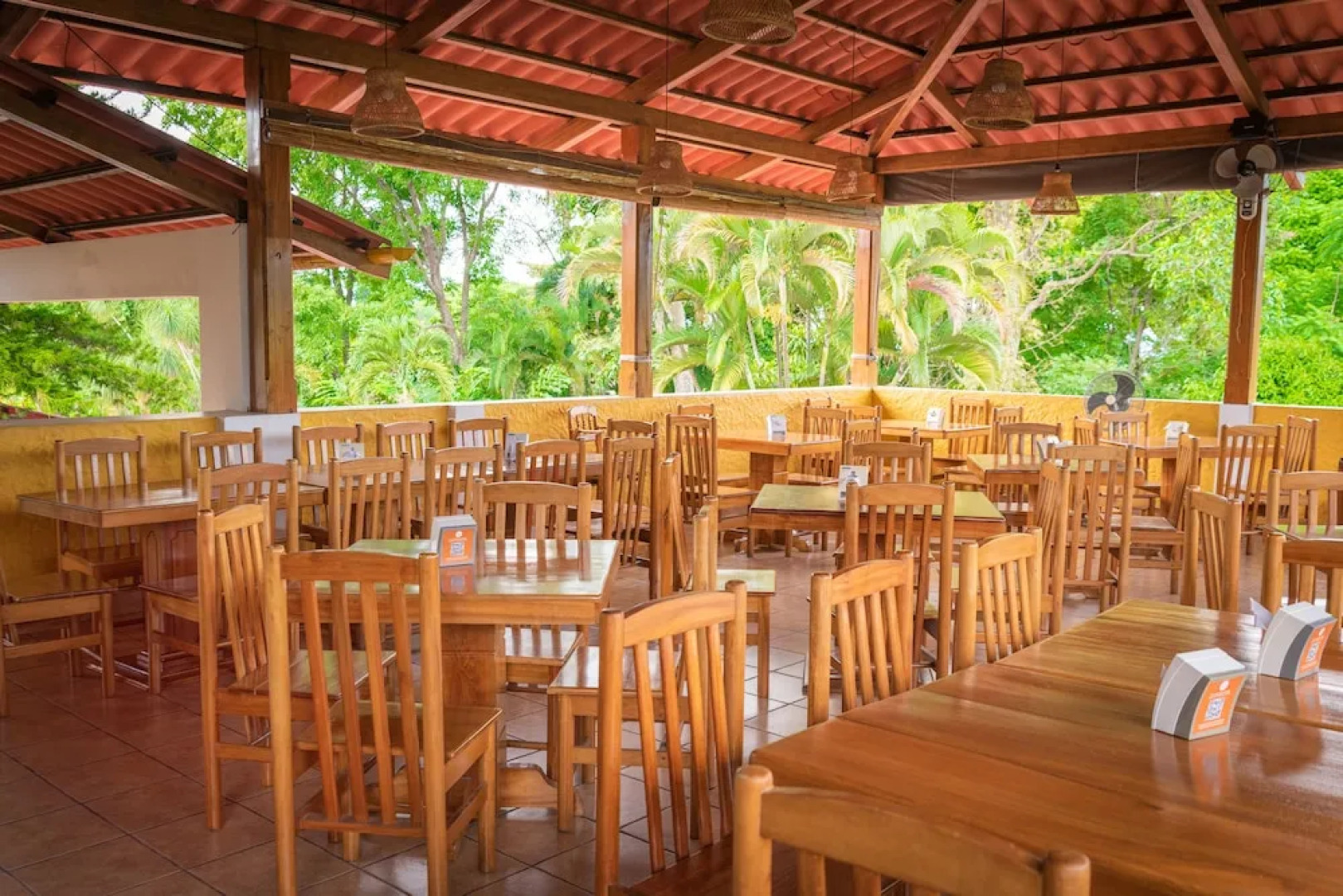 Hotel y Bungalows El Jardín