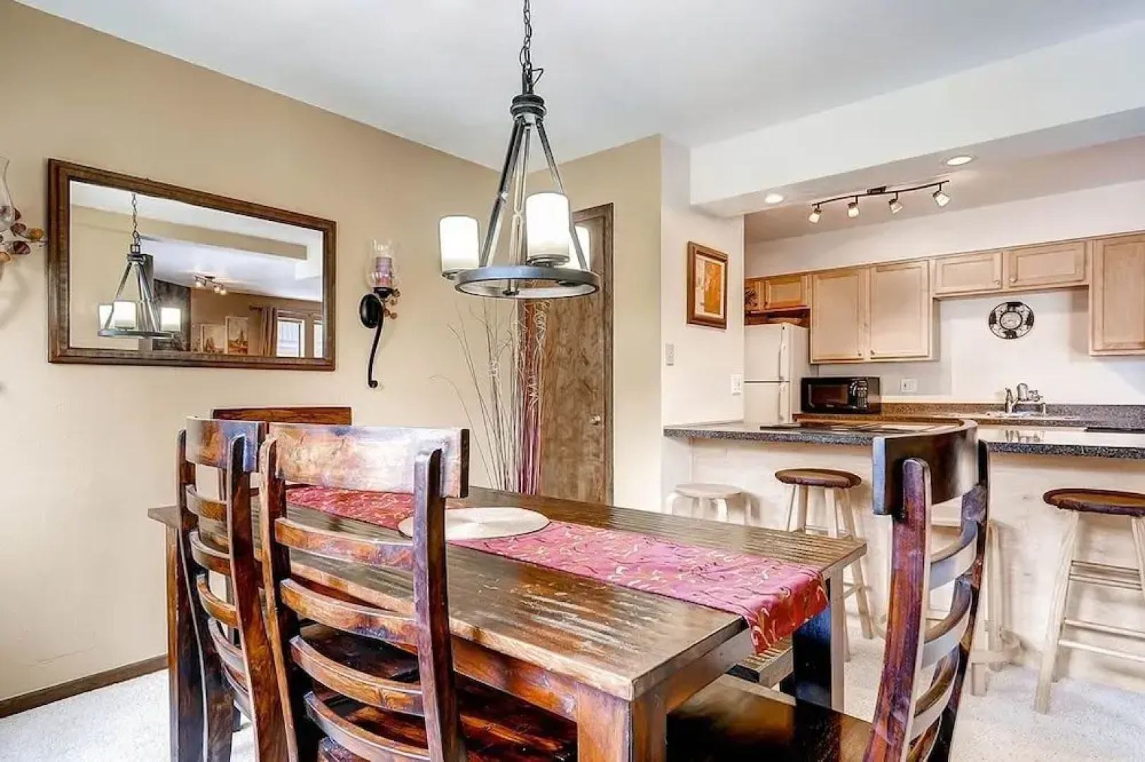 Park Place 101c 2 Bedroom Condo by RedAwning