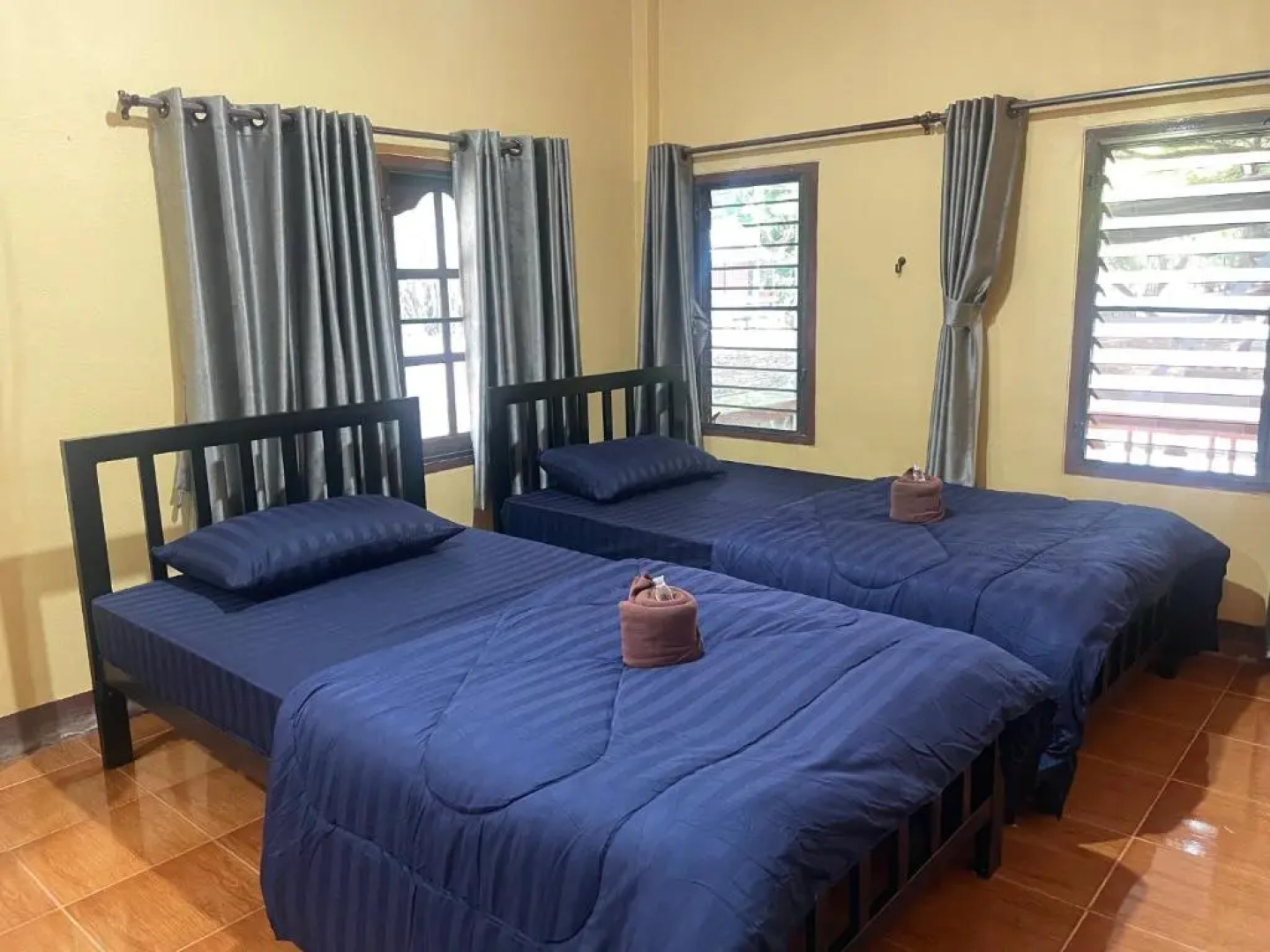 Rain Tree Cafe & Homestay