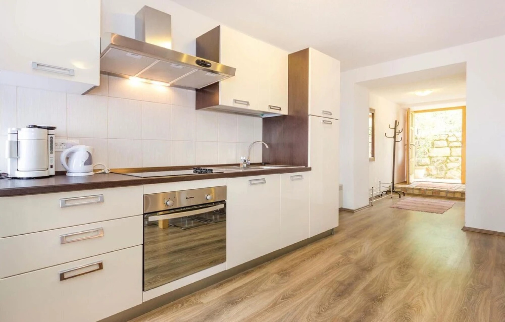 Amazing Home in Medveja with Hot Tub, WiFi & 4 Bedrooms