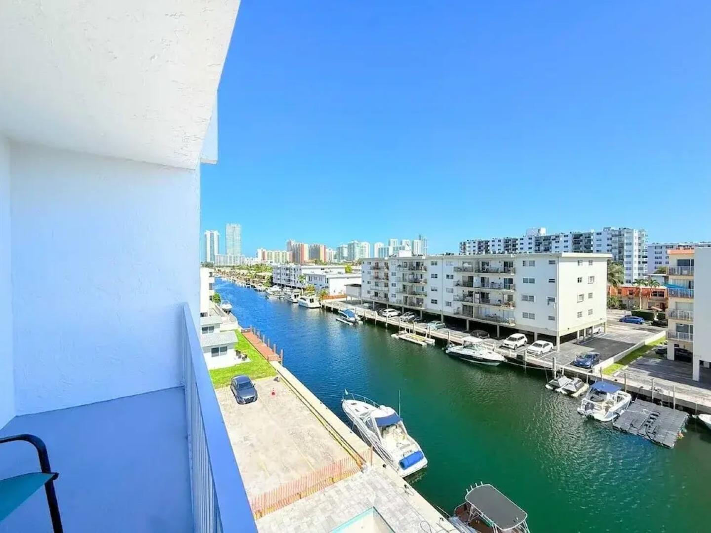 Top Location Waterfront Balcony Dream