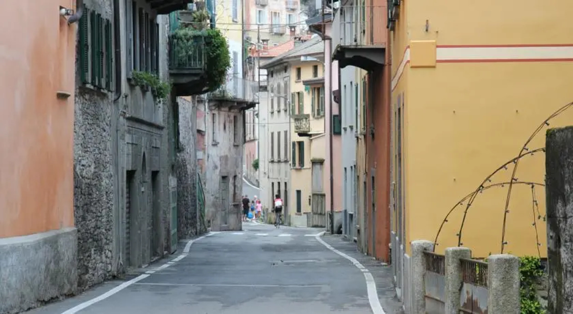 Terrace directly on Lake Como