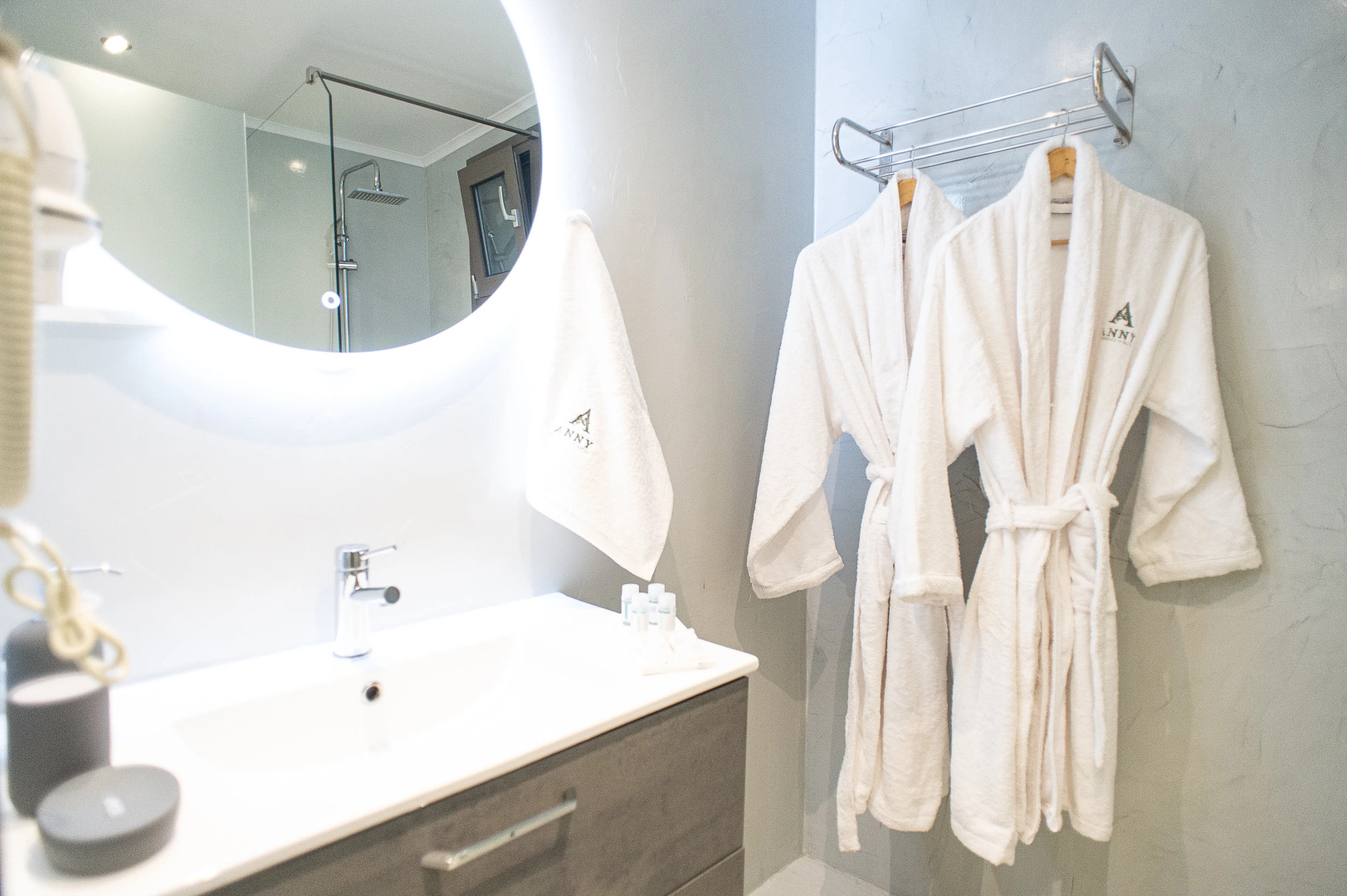 Anny Residences & Suites