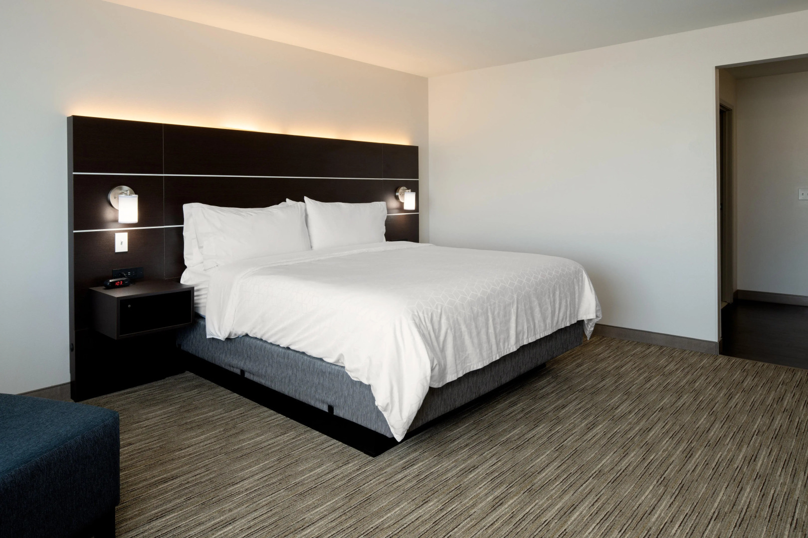 Holiday Inn Express & Suites Bullhead City by IHG