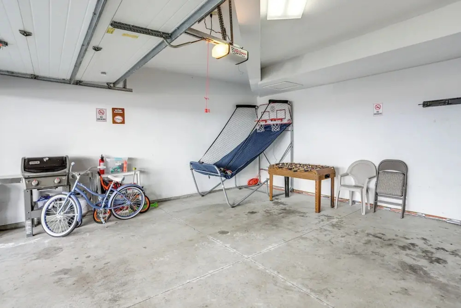 Family-friendly Port Clinton Home w/ Private Deck