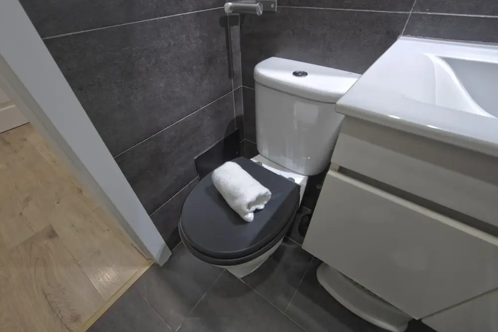 Jamor Terrace by Homing