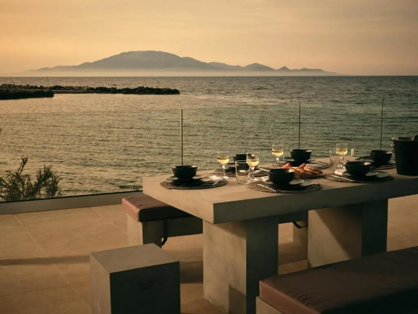 La Mer SeaFront Villa ZanteZen, By ThinkVilla