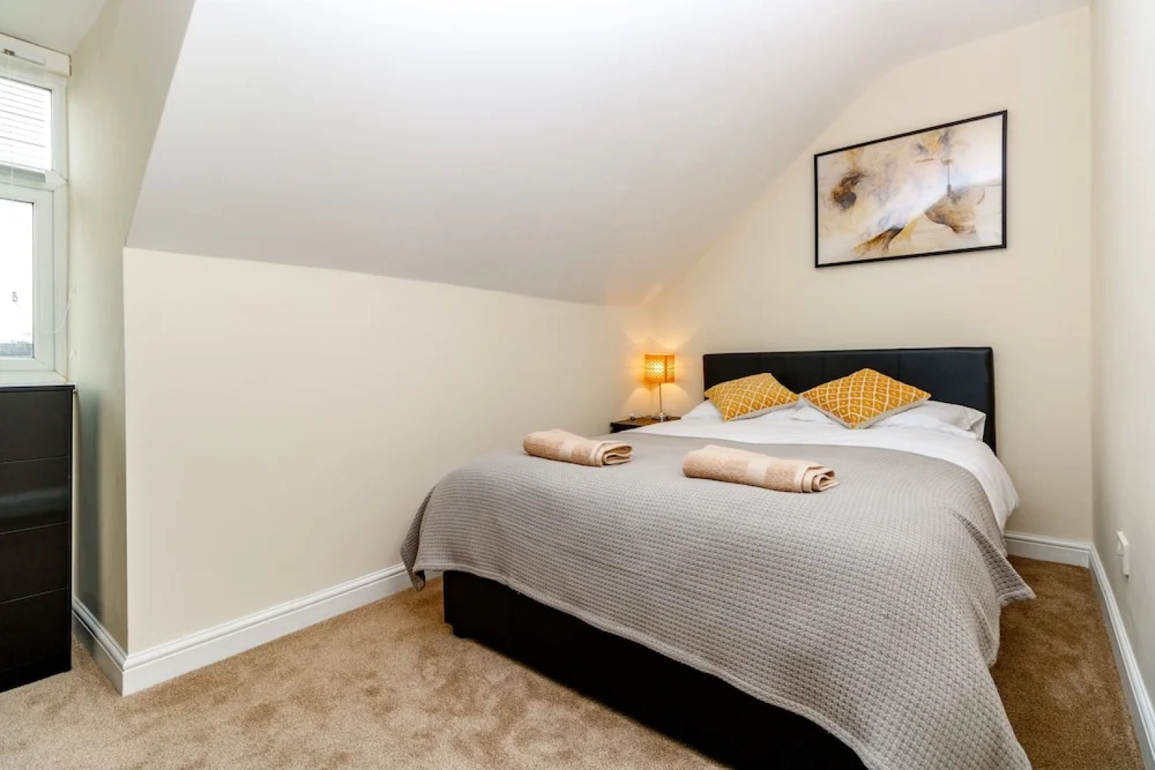 Spacious 2-Floor Apartment - Gardiner Street