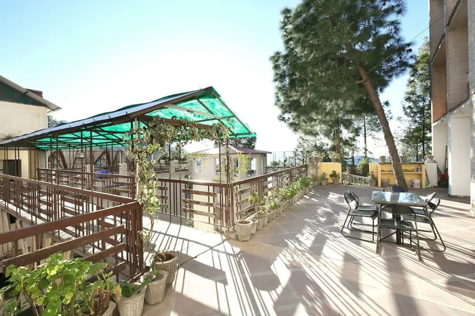 OYO 10985 Home Spacious 1BHK Barog