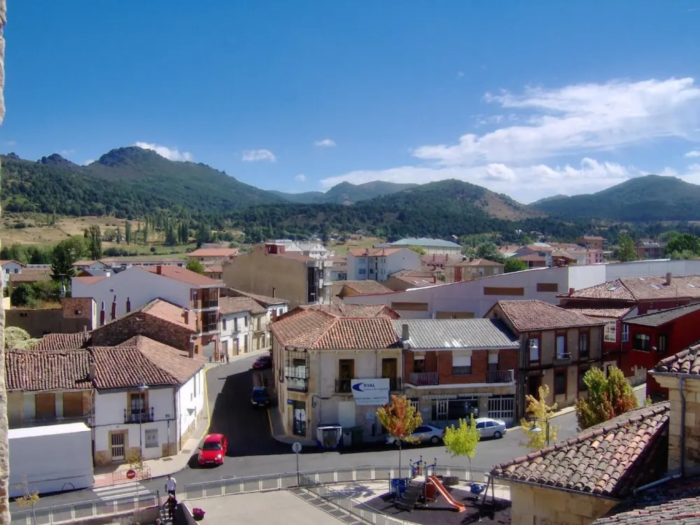 House With 6 Bedrooms in Boñar, With Wonderful Mountain View, Balcony