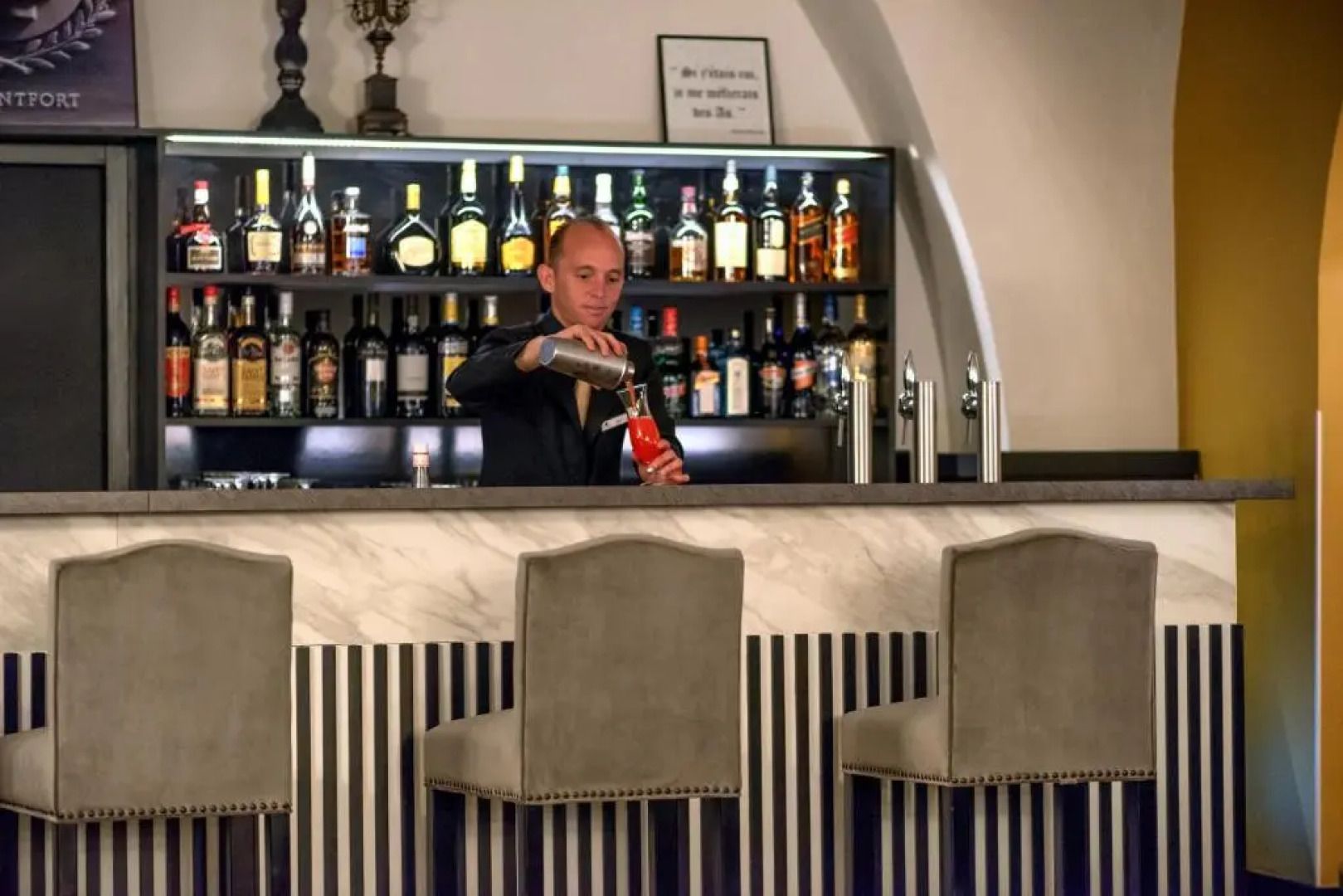 SOWELL COLLECTION Hôtel du Roi & SPA