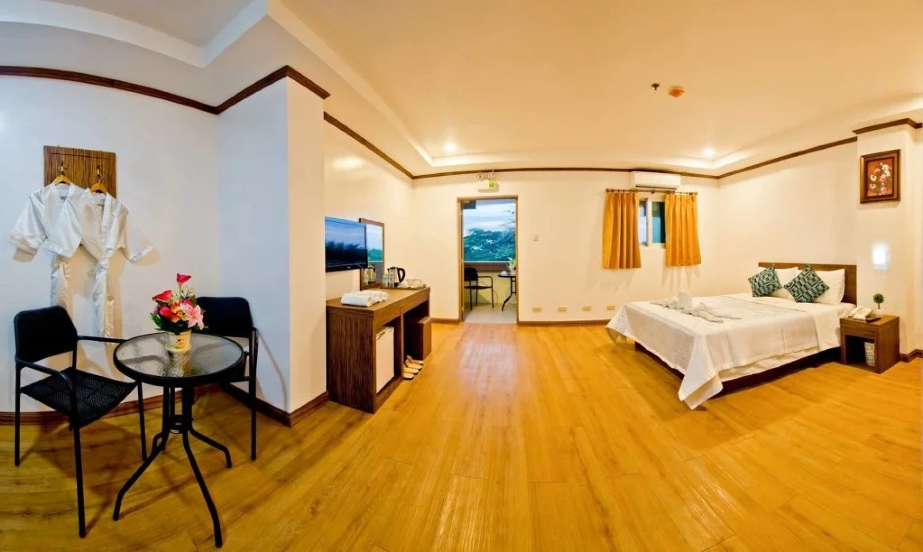 D' Galaxy Hotel & Restaurant