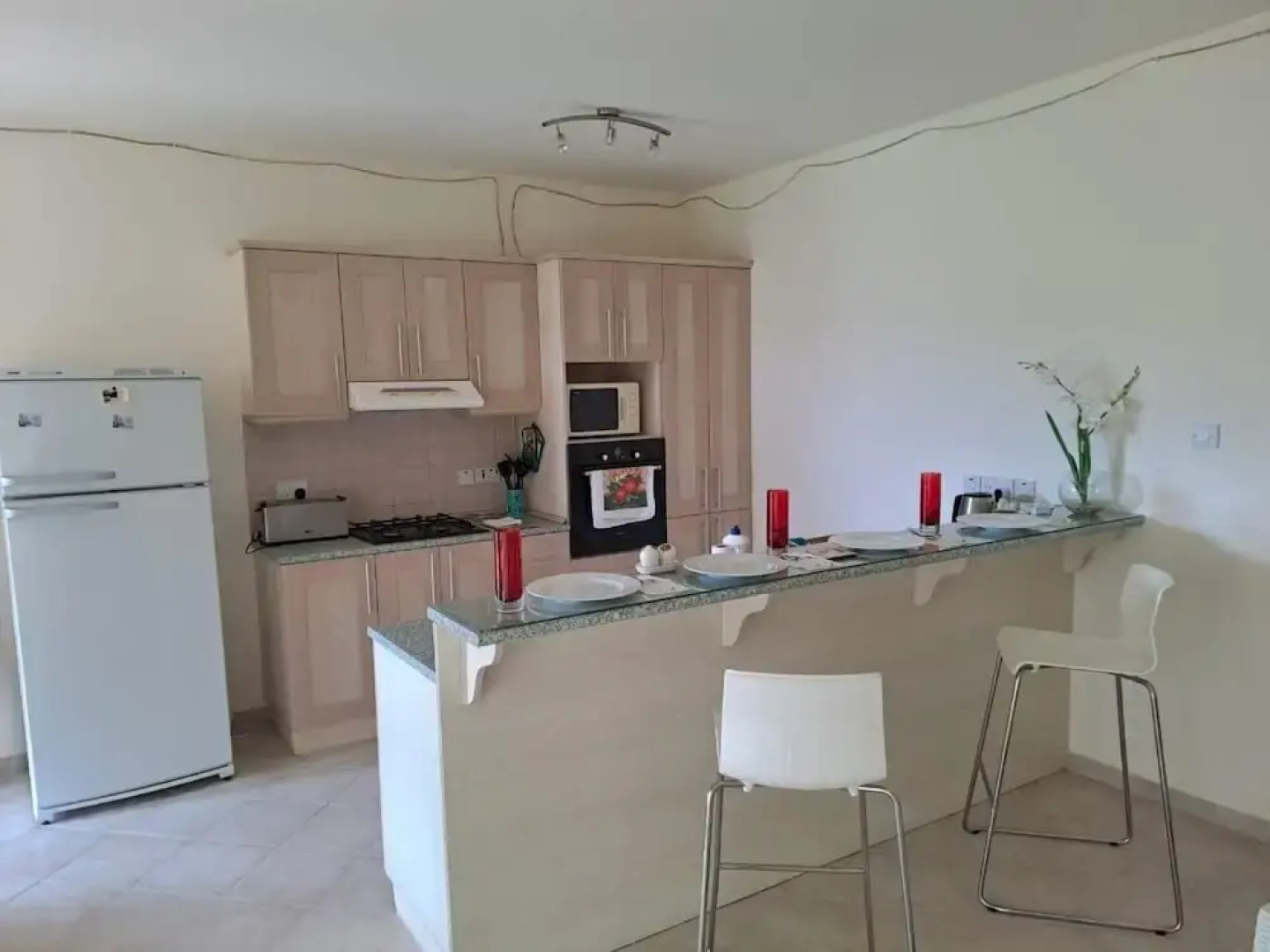 Penthouse-5 Guests-balcony-aircon-parking