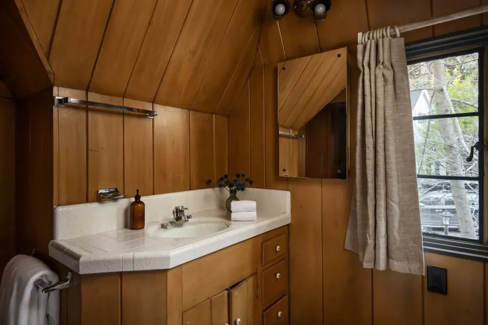 Cedar Pointe by Avantstay