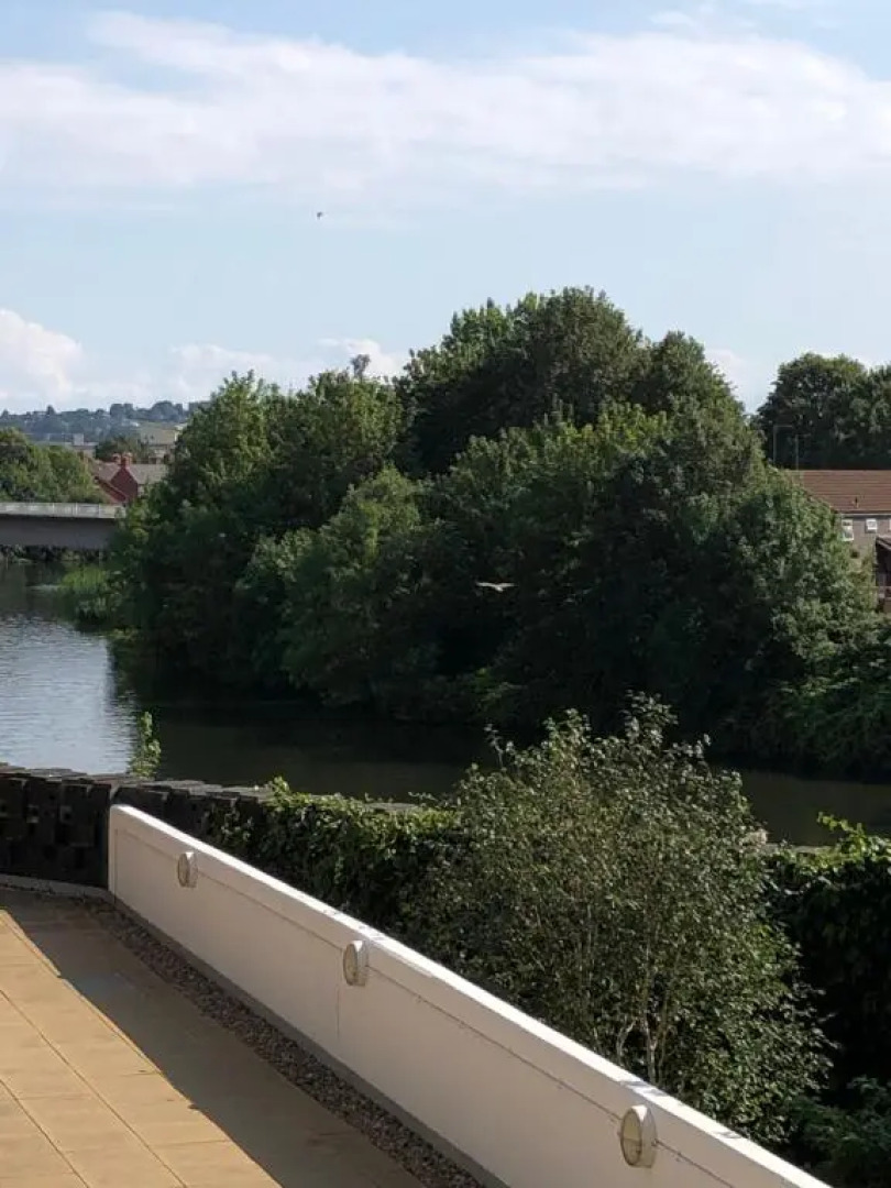 Hansen House 2 with Private Parking