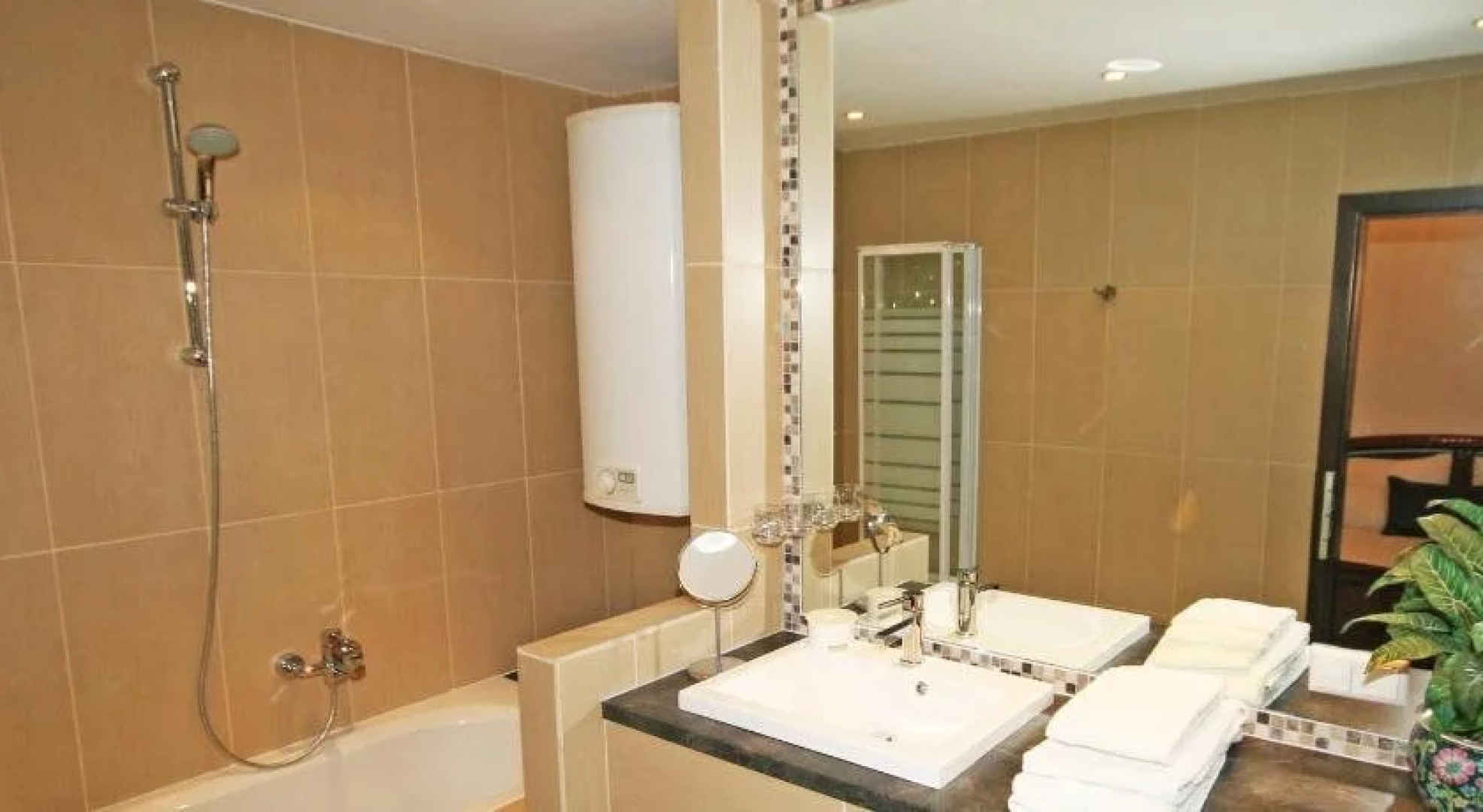 Schwarz Wienerwald Appartements