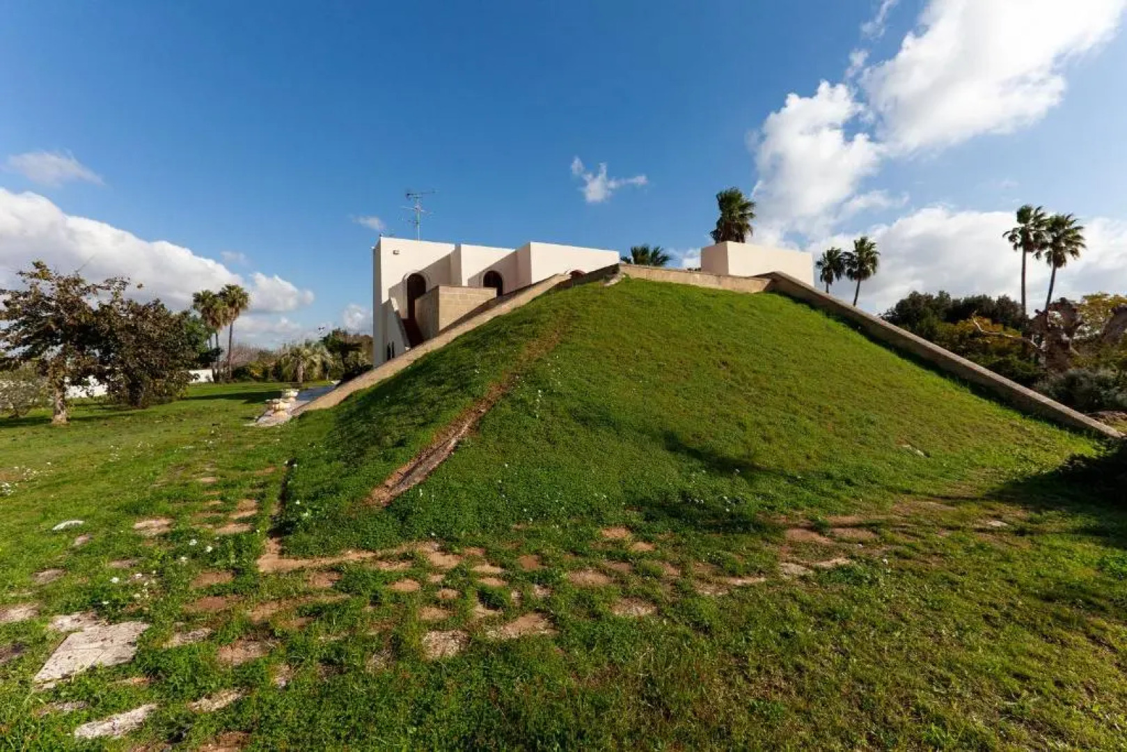 Villa piscina, campo calcetto, tennis, sauna m850