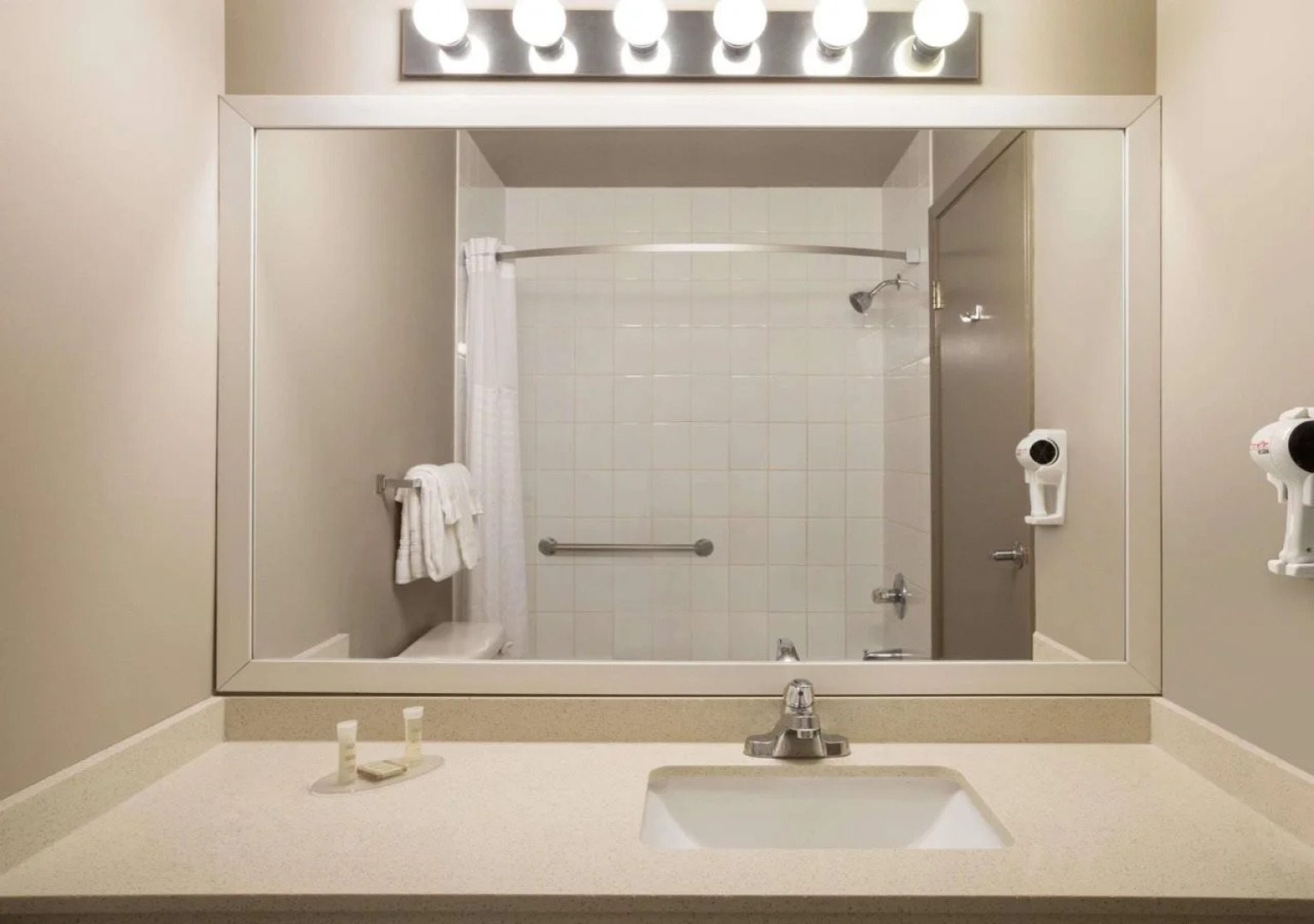 Spark by Hilton Woodstock