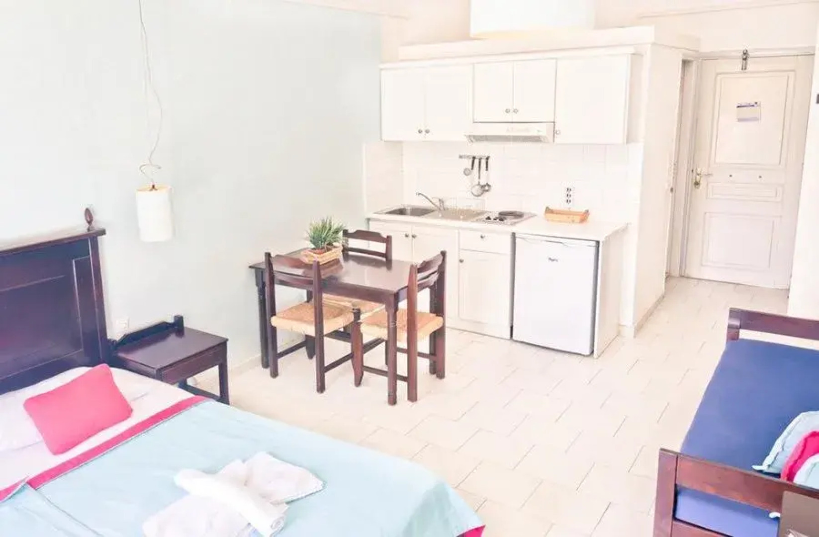 Talos Hotel & Apartments