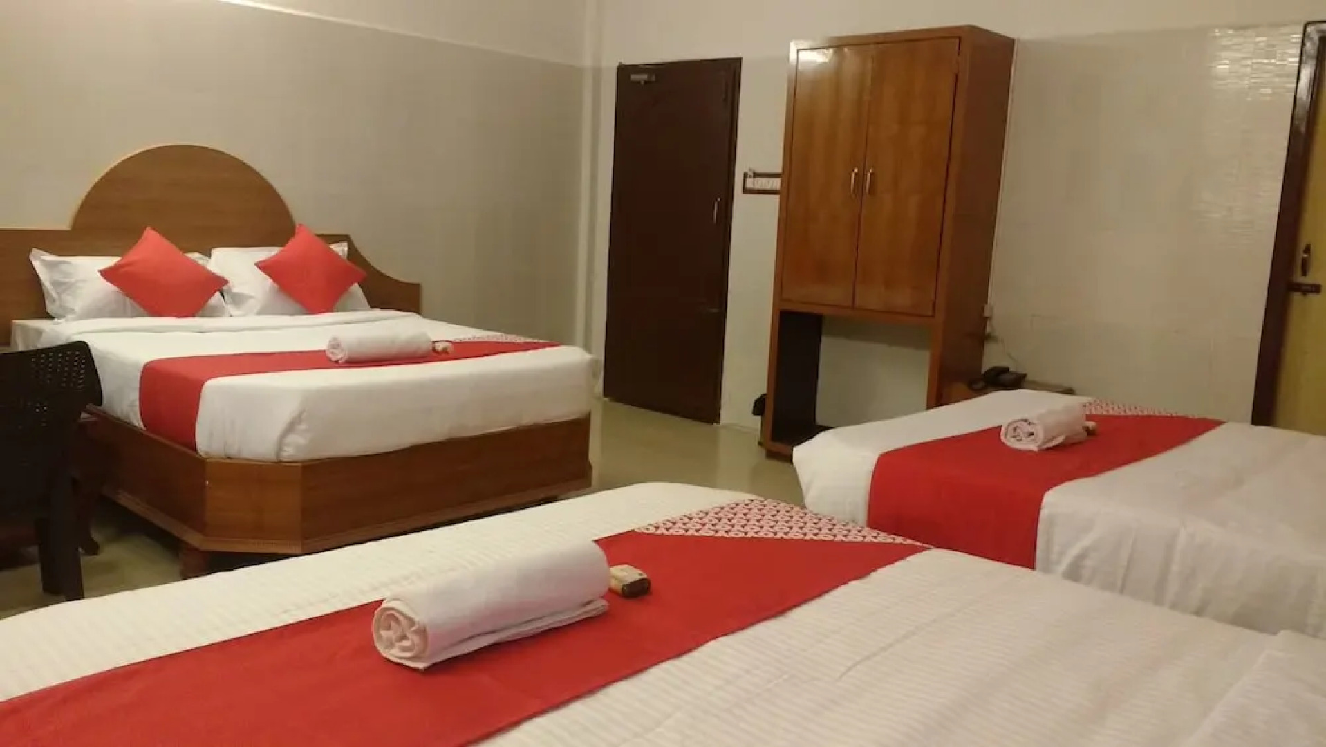 OYO 16388 Hotel Jeyam