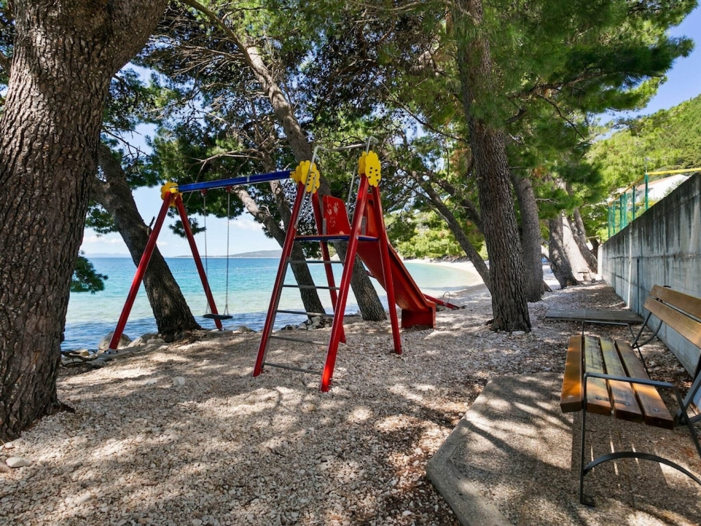 Modern Apartment in Drvenik With Balcony