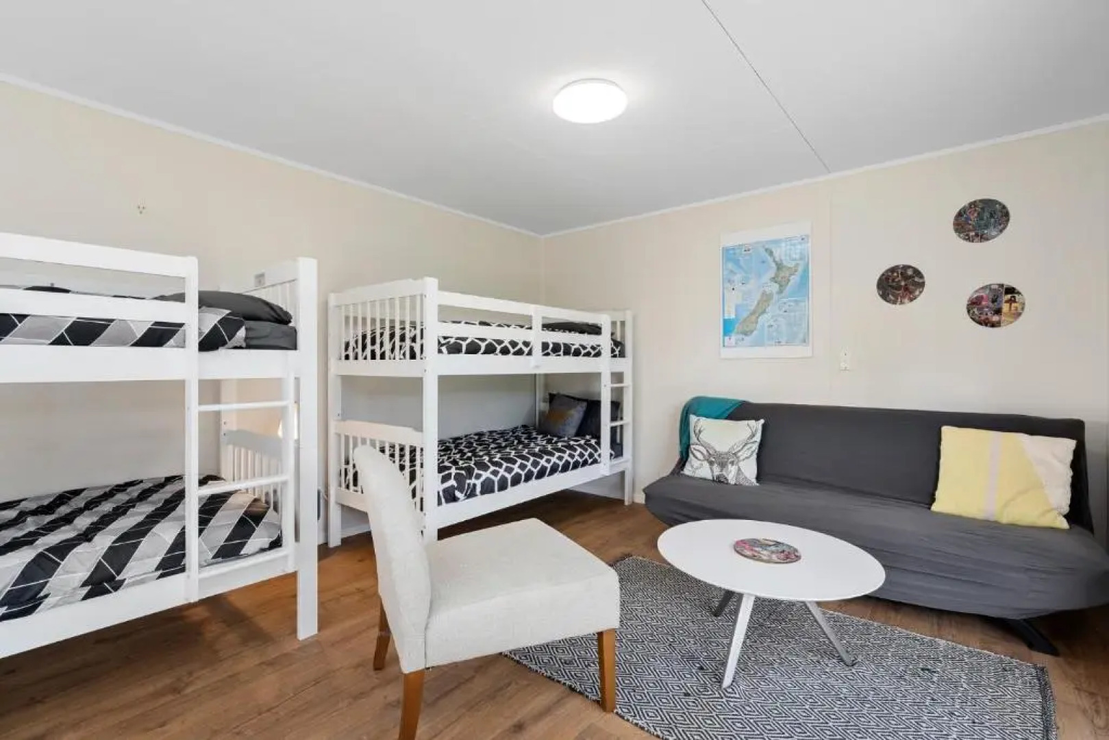 The Wee Blue Bach - Waikanae Beach Holiday Home