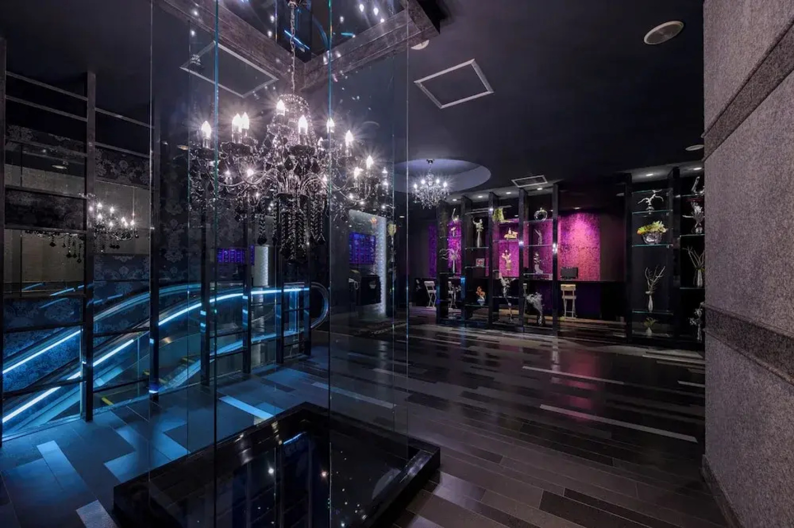 Happy Kiss - Adults Only