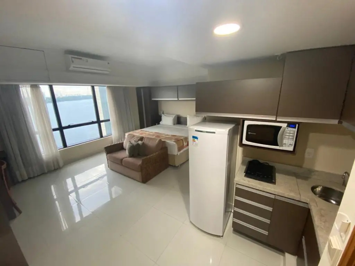 Tropical Executive Hotel