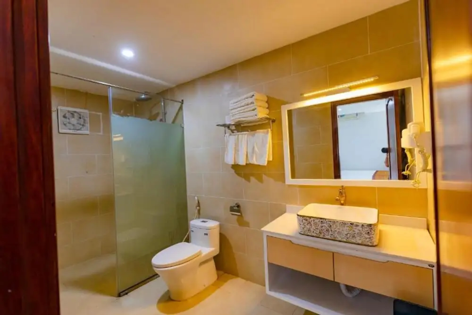 Hoa Vien Hotel - Suoi khoang Kim Boi