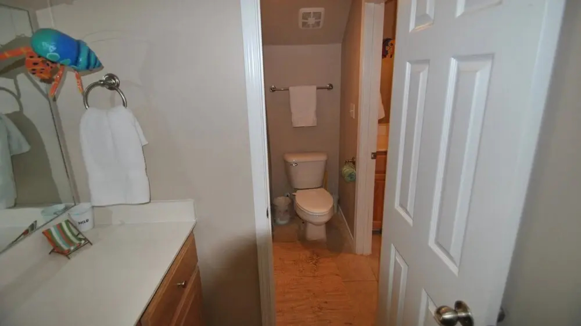 Kowabunga - You'll Love The Rooftop Deck And Private Heated Dipping Pool! Pet Friendly! 4 Bedroom Home by RedAwning