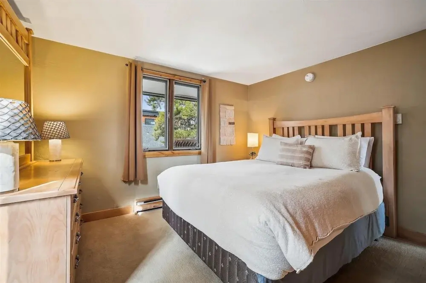 4 O'clock Lodge A16 1 Bedroom Condo by RedAwning