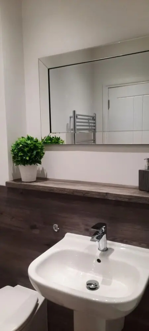 Cozy Lanarkshire Apartment With a View