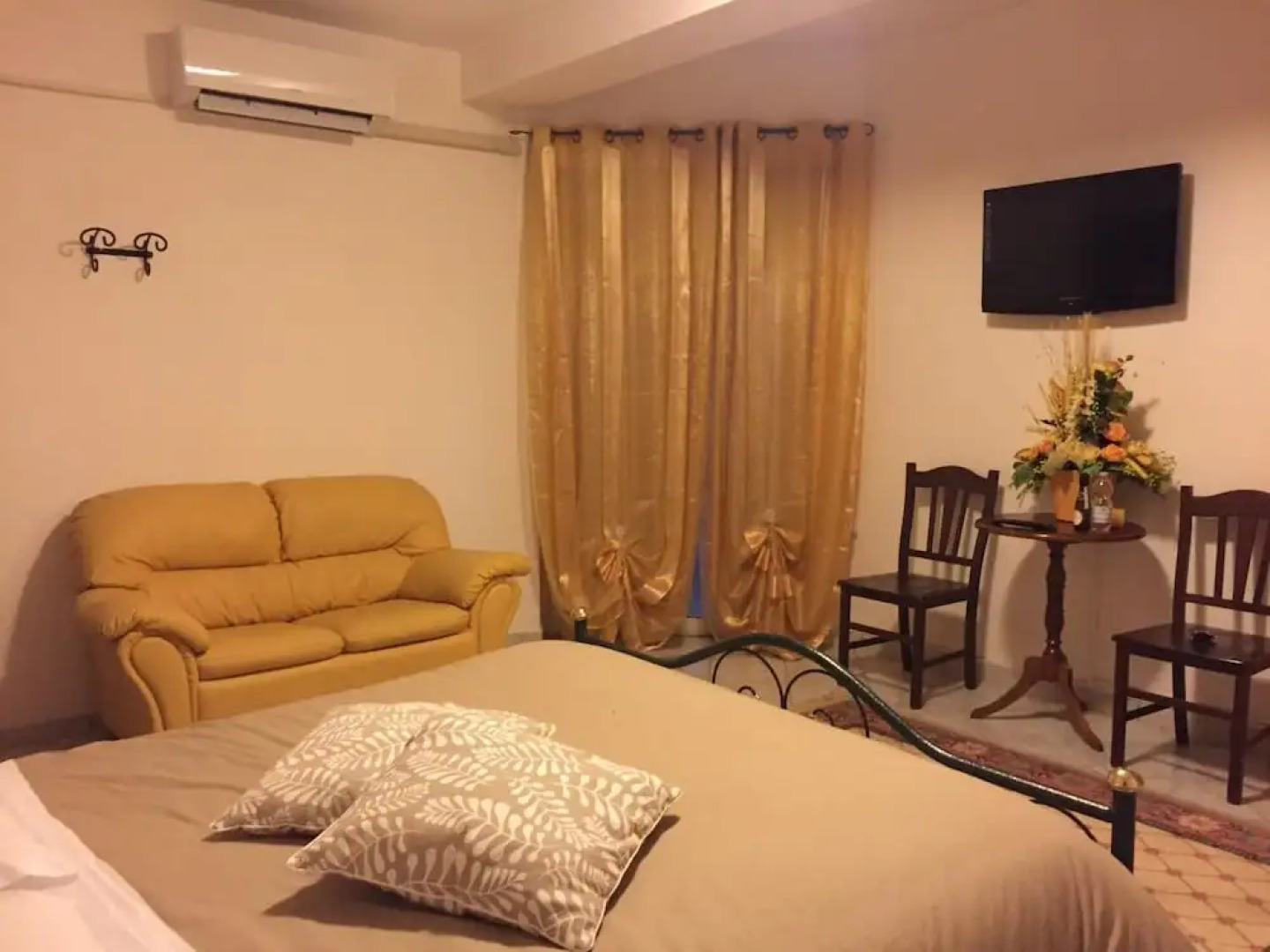 M'ami Bed and Breakfast