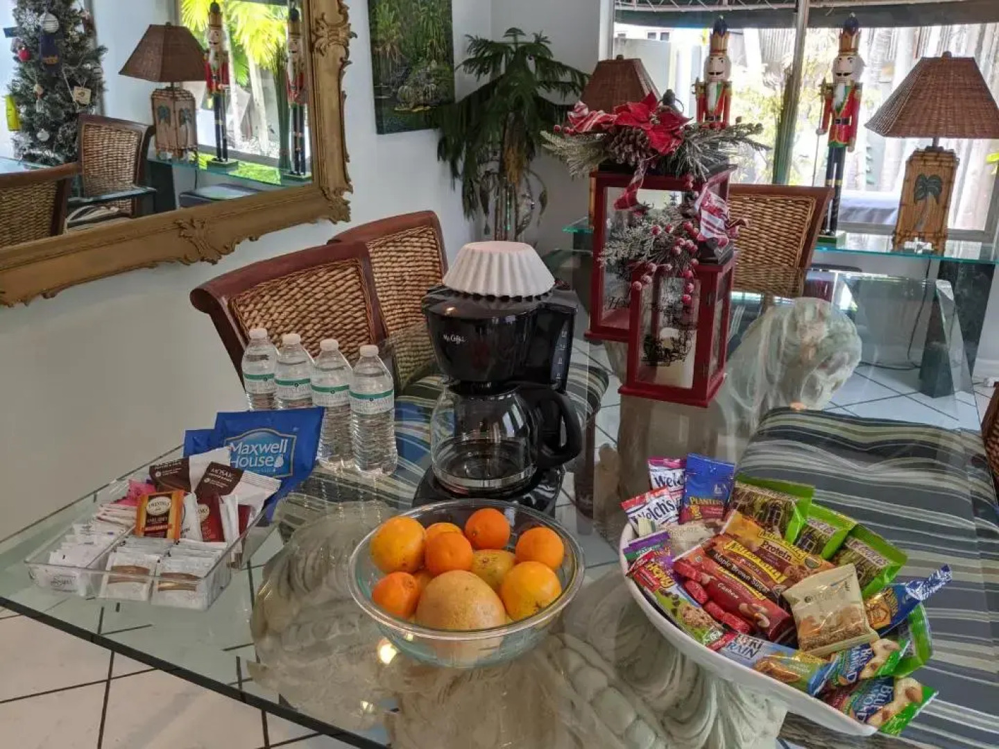 Suite Dreams Inn by the Beach