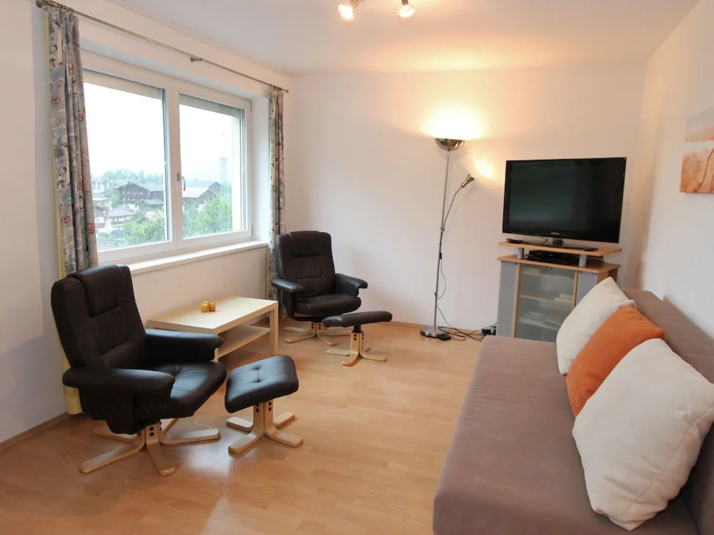 Mod Apartment in Bruck An Der Großglocknerstraße with Garden