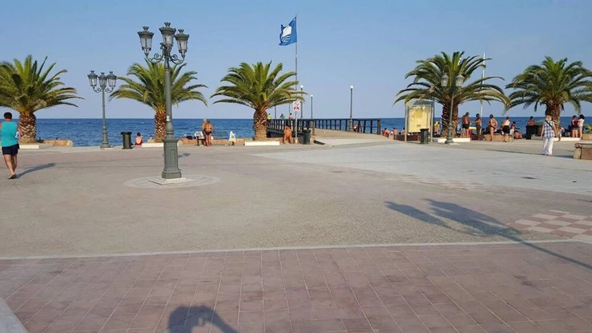 Studio 7 Spacious Studio Apartment in Paralia Featuring a Balcony and