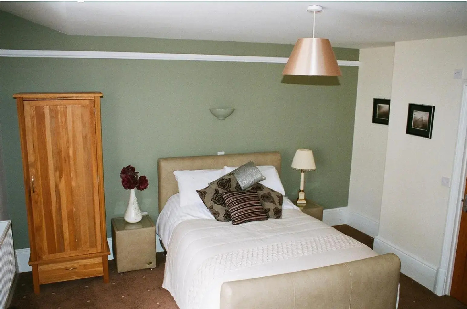 The Lounge Hotel and Bar