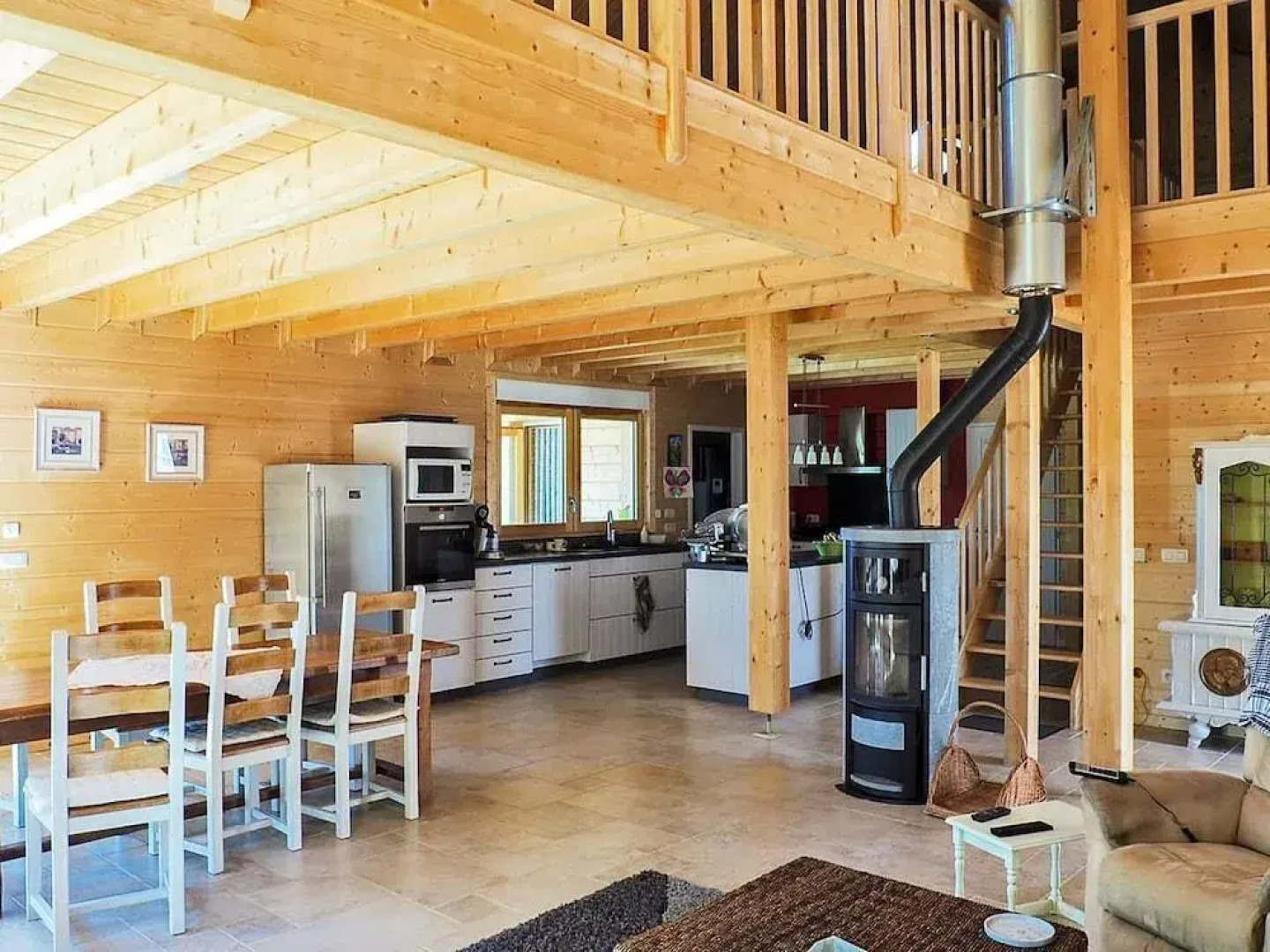 New Wooden House in a Quiet Location, Just a few Minutes From the River Lot