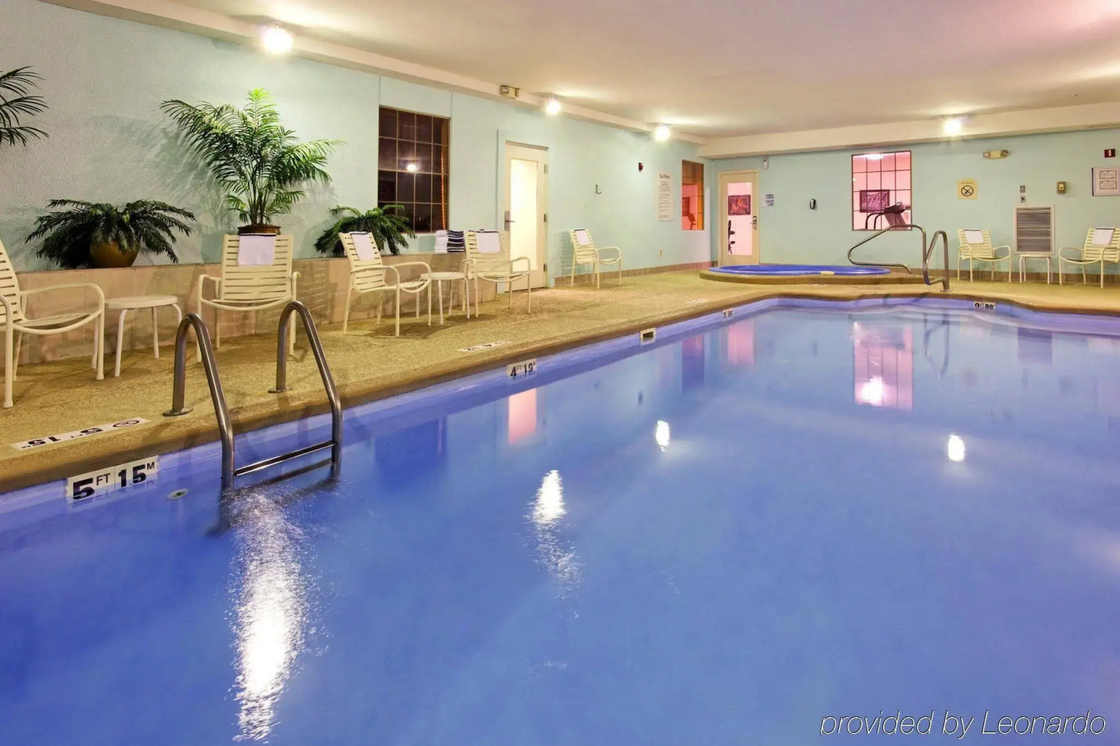 Holiday Inn Express & Suites Crossville by IHG