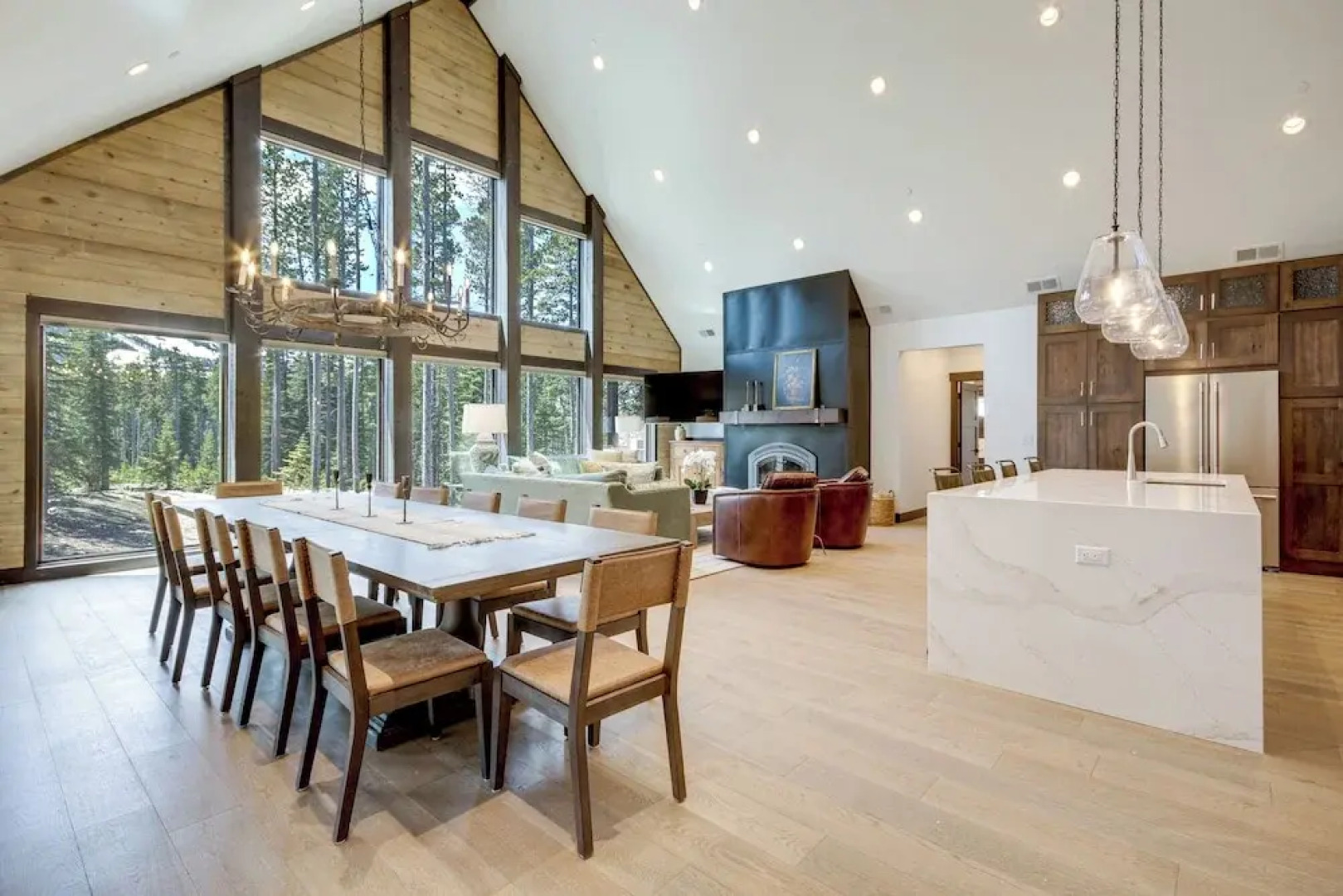 2 Mi to Big Sky Resort: Luxe Mtn-view Retreat!