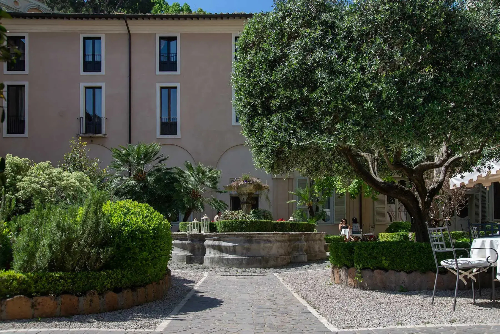 Отель Donna Camilla Savelli – VRetreats