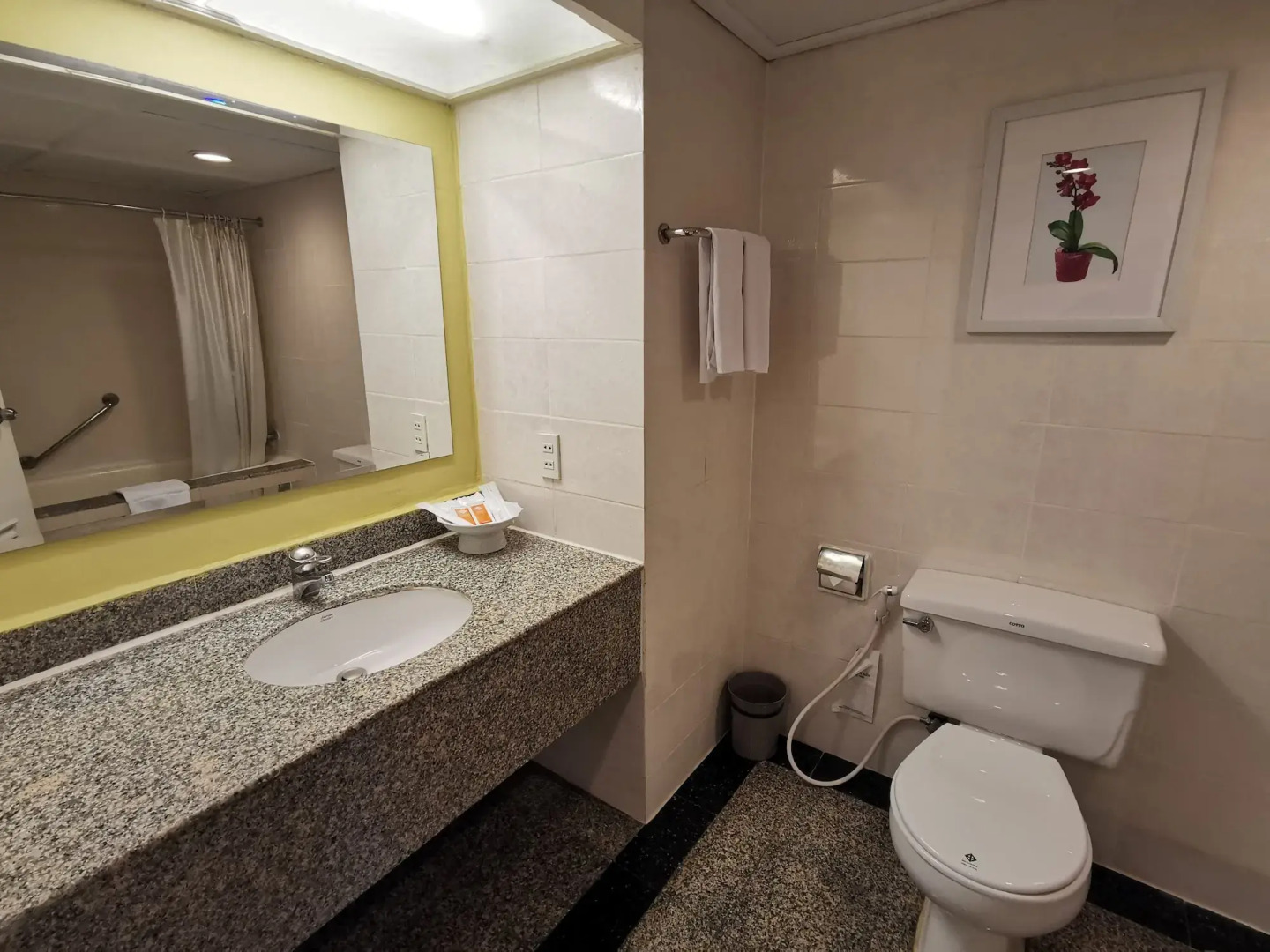 Tongtara Riverview Hotel