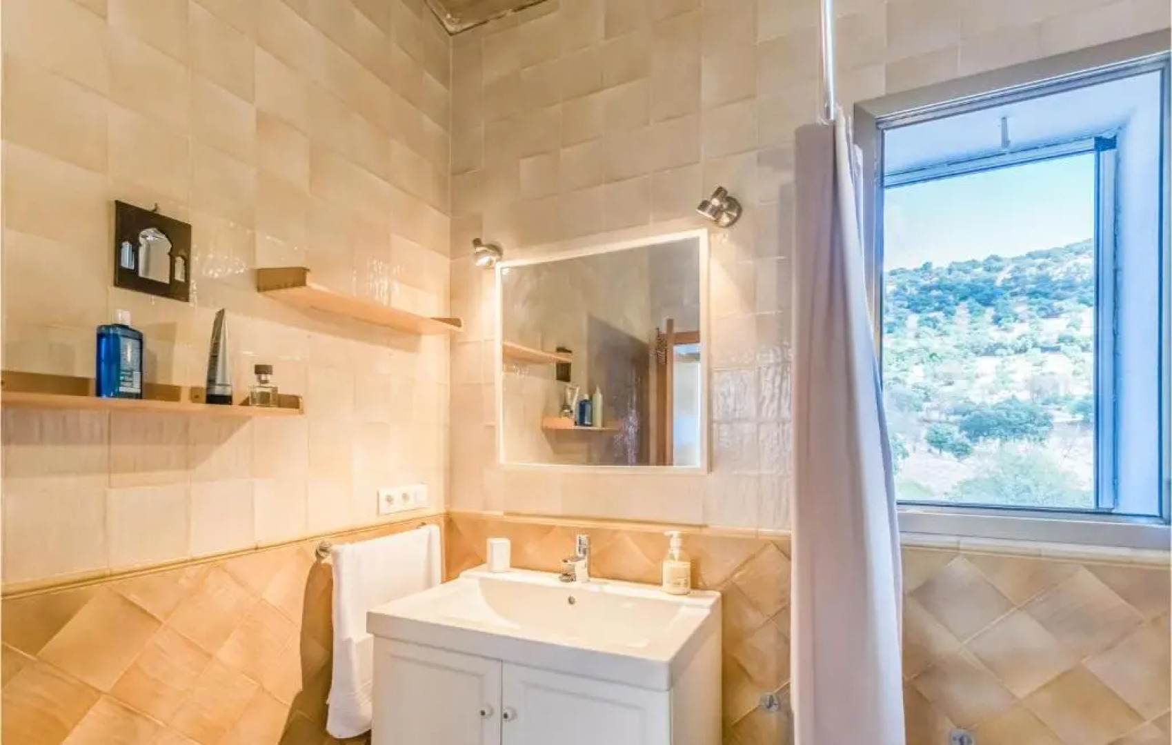 Stunning home in Villaharta with 3 Bedrooms, WiFi and Outdoor swimming pool